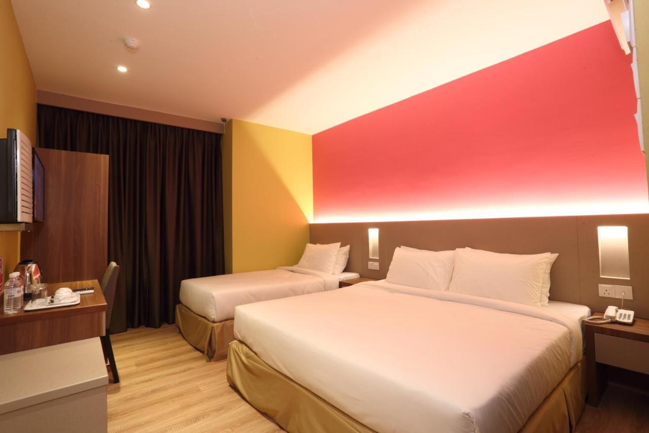 Capital O 9010 Yee Hotel Джохор Бахру Екстериор снимка