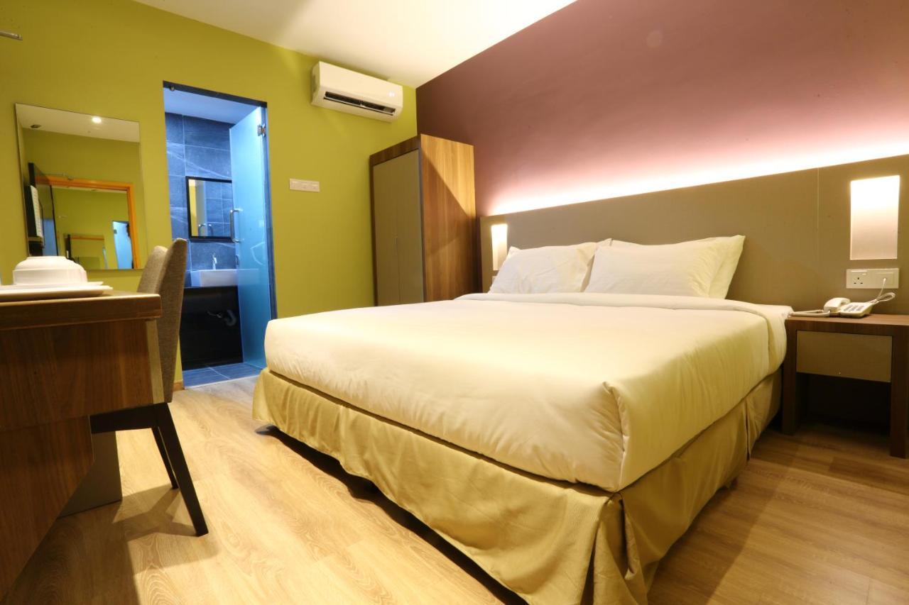 Capital O 9010 Yee Hotel Джохор Бахру Екстериор снимка