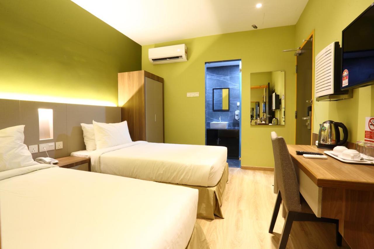 Capital O 9010 Yee Hotel Джохор Бахру Екстериор снимка